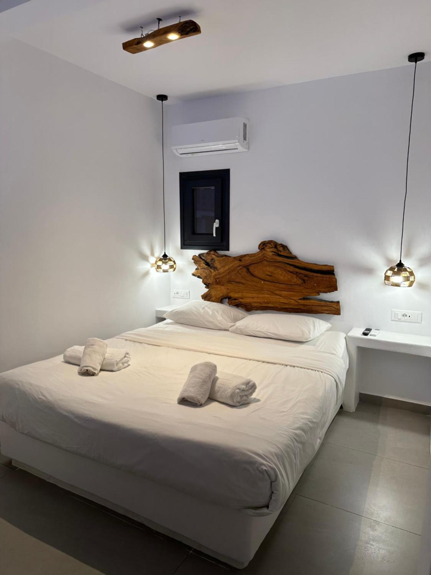 The Coast Suites Tourlos Exterior foto